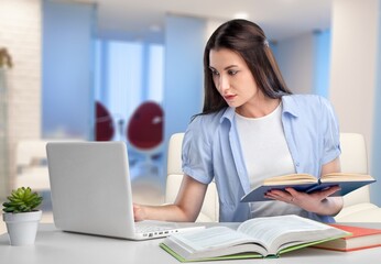 Business woman using a laptop PC.