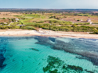 spiaggia Torre Borraco vista dal drone - Salento, Puglia, Italia