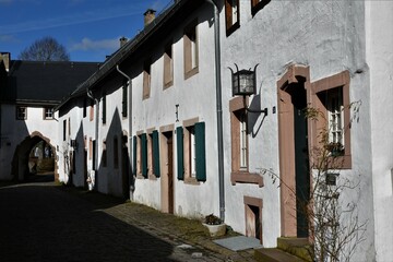  Alte Häuser im Burgdorf Kronenburg / Eifel