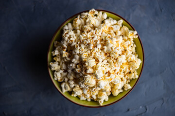 Fresh pop corn in a bowl