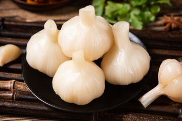 preserved sweet and sour garlic