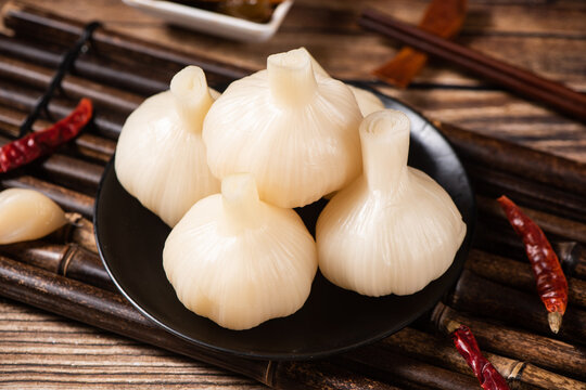 preserved sweet and sour garlic