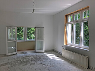 Wohnung, Renovierung, Wohnungsbesichtigung, leer, Balkon, Wintergarten, Wohnungsanzeige, Berlin