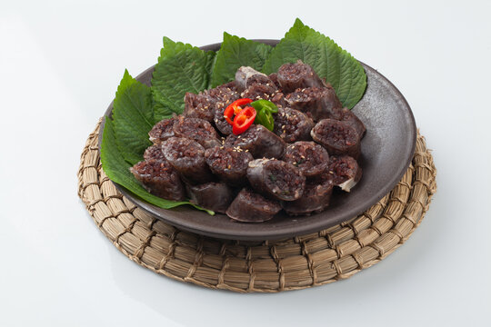 Sundae, boiled, steamed, intestines, pig intestines, glass noodles, vegetables, vegetables, food, meals, food, food, ingredients, ingredients, soft, chewy, chewy, condiments, savory, cooking, cook, me