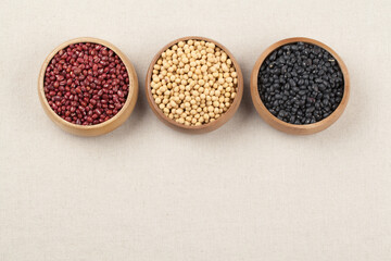 Red beans, black beans, beans, rice, mung beans, lentils, brown rice, barley, food, grains, crops, plants, vegetation, ingredients, superfoods, grains, well-being, well-being, products, protein, diet,