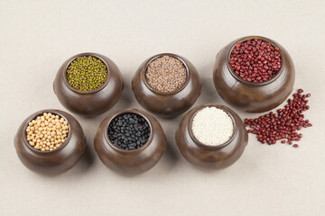 Red beans, black beans, beans, rice, mung beans, lentils, brown rice, barley, food, grains, crops, plants, vegetation, ingredients, superfoods, grains, well-being, well-being, products, protein, diet,