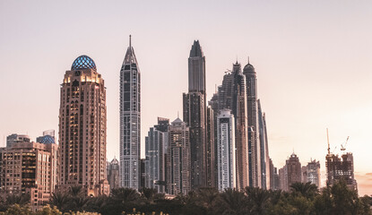 Fototapeta na wymiar Dubai, Skyline, Sonnenuntergang, Sunset, Stadt