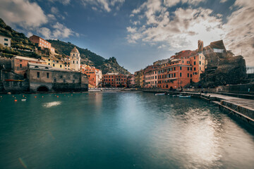 Fototapeta na wymiar view of the town of vernazza by the sea in italy
