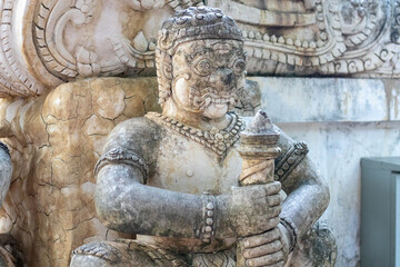 Taken on 29-3-2022 Thao Wessuwan Sitting at Wat Phra Phutthachai It's a giant on-off. Saraburi City Gate