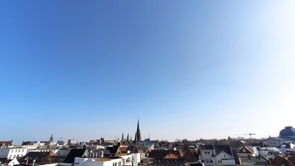 Innenstadt on Oldenburg i. O. an einem wolkenfreien Sommertag