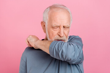 Photo of ill old white hairdo man sneeze wear blue shirt isolated on pink color background
