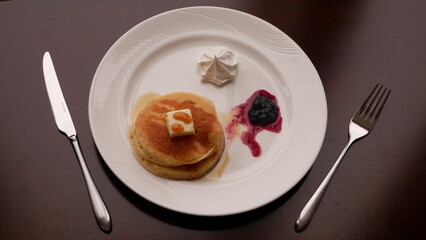 apple pie on a plate