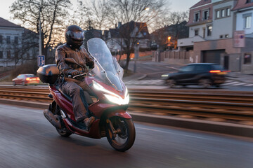 Honda PCX 125ccm scooter - Powered by Adobe
