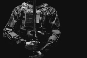 Fototapeta premium 日本刀を構える兵士