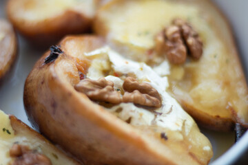 baked pear with brie cheese