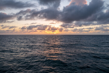 Fototapeta premium sunrise over the sea