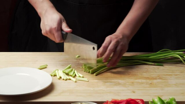 Northeastern characteristics, Chinese home-style stir-fried vegetables, scrambled eggs with garlic moss