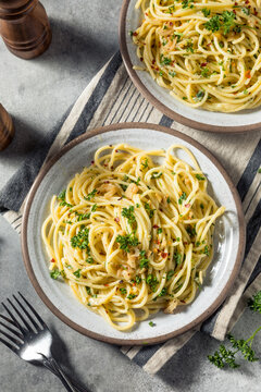 Homemade Italian Spaghetti Algio e Olio