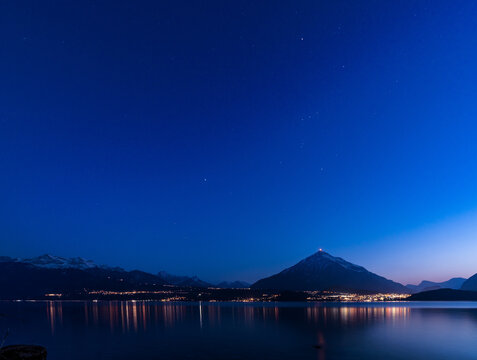 blaue Stunde am Thunersee