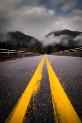 Rolgordijnen Zwart Lege open snelweg in Washington, WA, VS