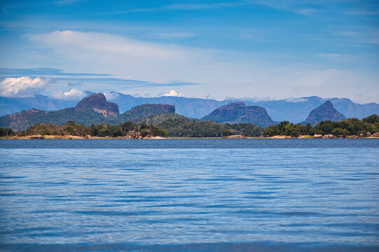 Senanayake Samudraya man-made lake between Siyabalanduwa and Ampara in Sri Lanka