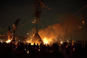 正月行事のどんど焼き（神奈川県）
