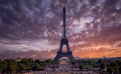 Foto auf Acrylglas Famous Eiffel Tower in Paris - most famous landmark in the city © 4kclips