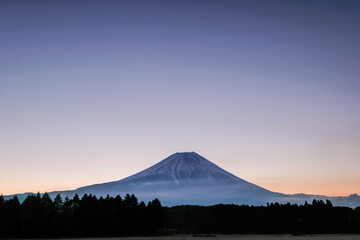 静岡県富士宮市朝霧高原のキャンプ場からの富士山と日の出