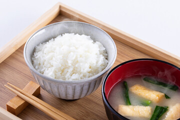 炊きたてのごはんと味噌汁