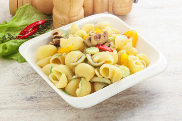 Pasta with baby octopus and pepper