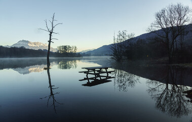 Lac de Sainte Hélène - Savoie.