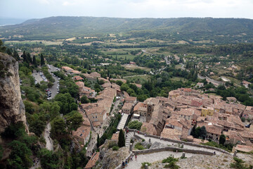 Fototapeta na wymiar Weg in Moustiers-Sainte-Marie, Provence