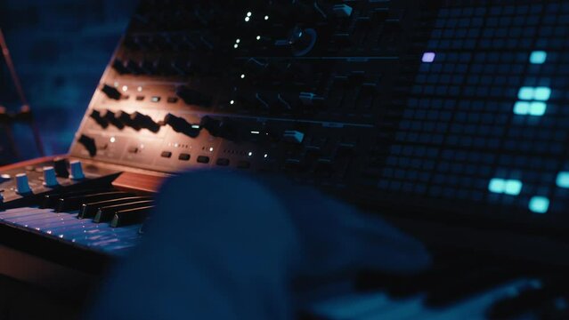 beat maker produce music 