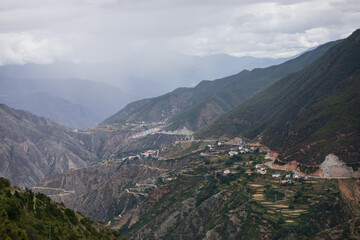 Fototapeta na wymiar Traditional Tibetan town on top of a mountain in northern Yunnan province