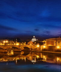 Fototapeta na wymiar beautiful night view of the Vatican and St. Peter's Basilica