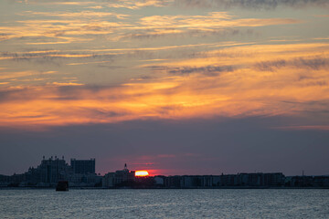 Fototapeta premium sunset over the city
