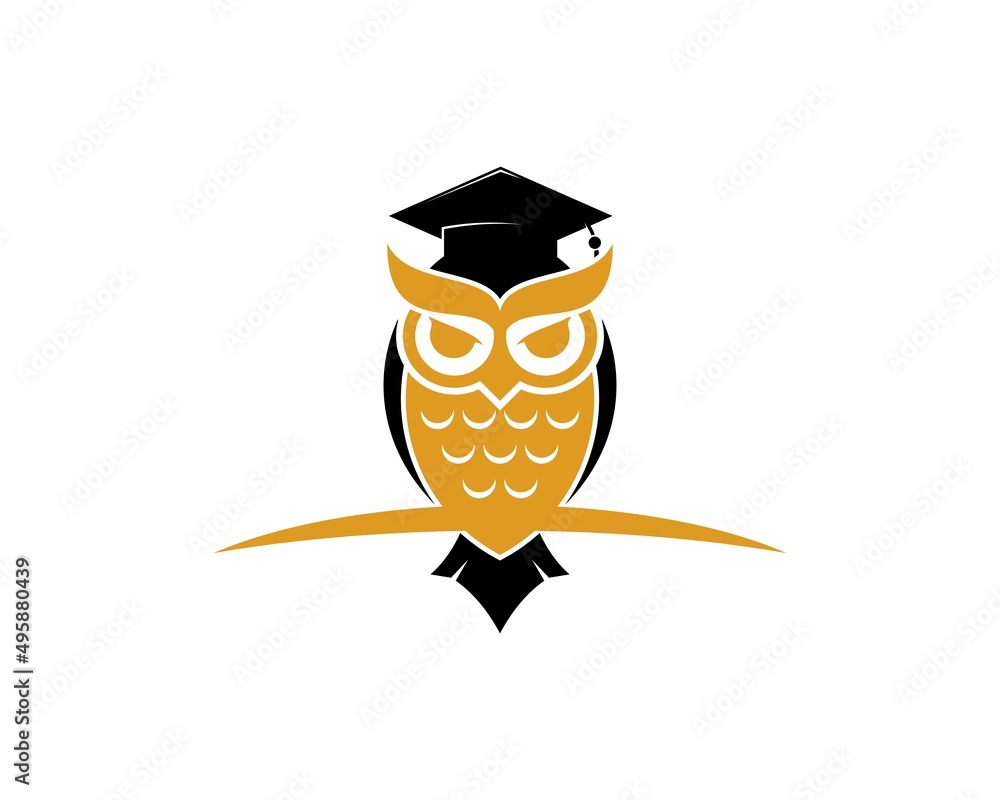 Canvas Prints Smart owl in the twig with graduation hat