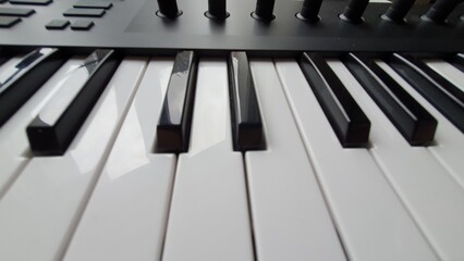 the midi piano