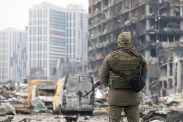 Zelfklevend Fotobehang War in Ukraine. Damaged shopping center in Kyiv © misu