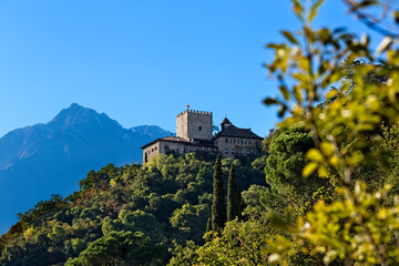 Thurnstein is a medieval castle surrounded by the vineyards of the typical 