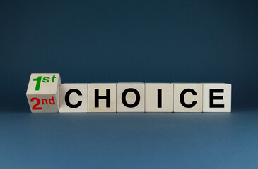 Cubes form the words 1choice - 2 choice