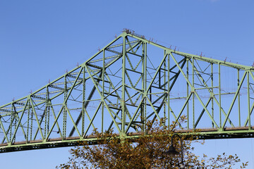 Brücke aus Metall in den USA, Westküste