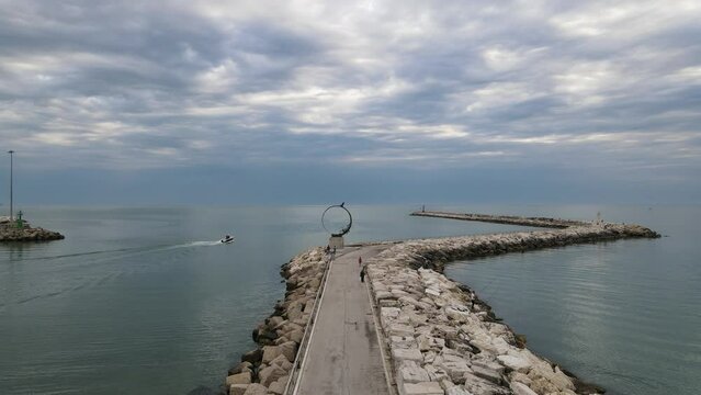 molo di san benedetto del tronto