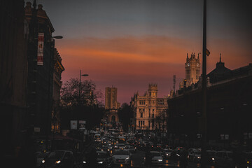 Cae La noche en la calle Alcala