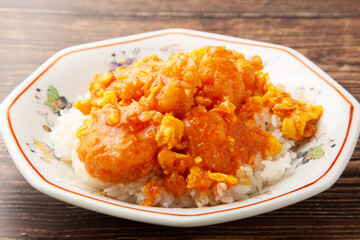 エビチリ丼