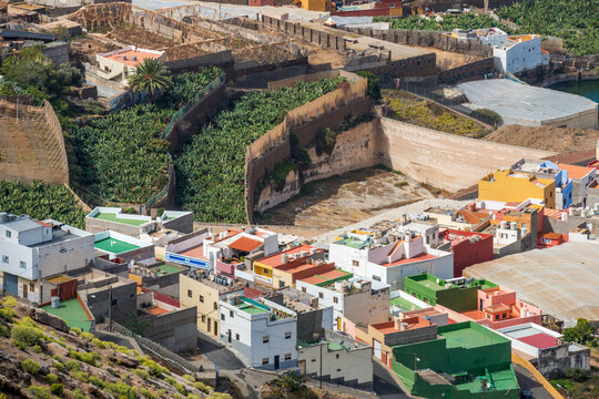 Barrios y terrazas de cultivos en el municipio gran canario de Galdar, Canarias