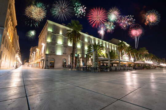 Fototapeta Sea promenade Riva with fireworks in Split. Croatia