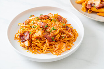 stir-fried spaghetti with kimchi and bacon