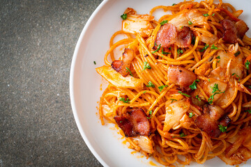 stir-fried spaghetti with kimchi and bacon