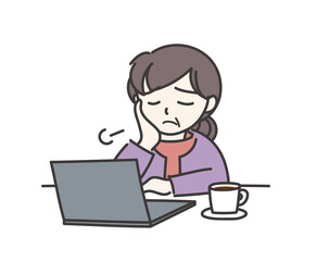 パソコンを前にしてため息をついている年配の女性C【ノートパソコン】